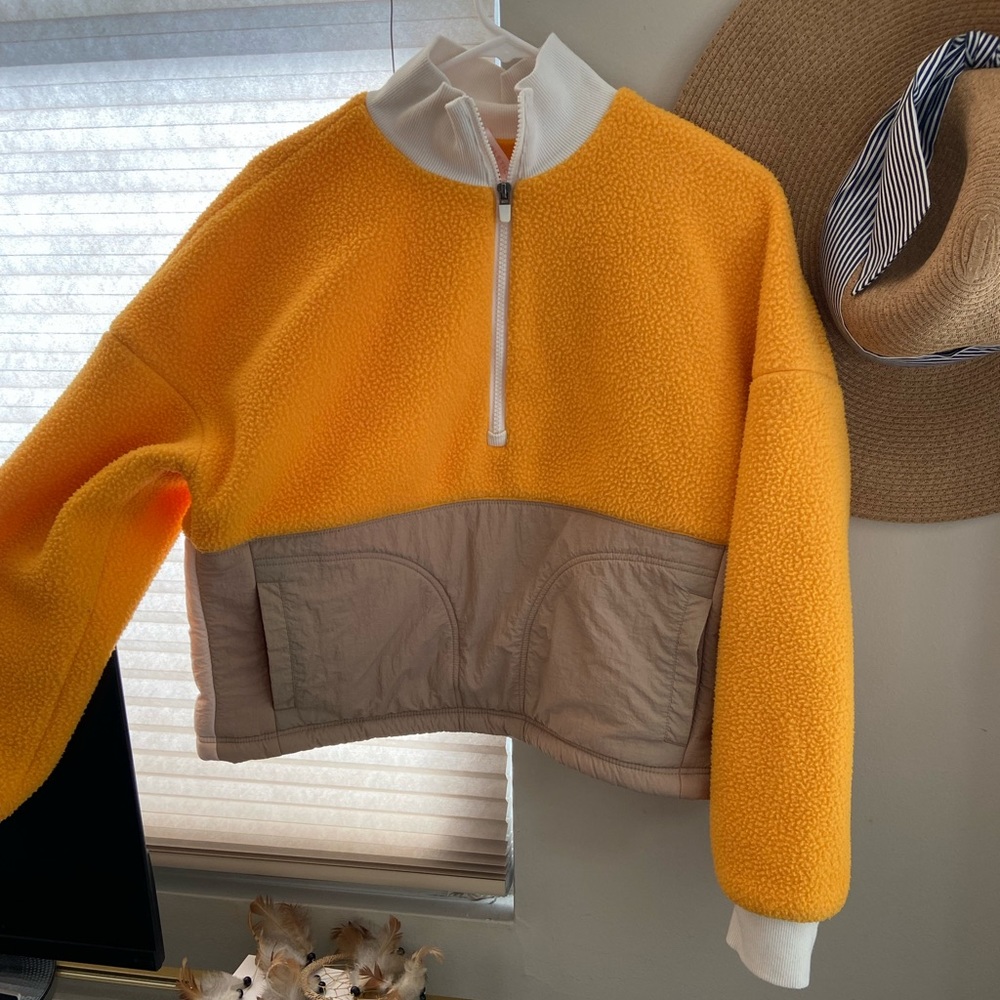 Fabletics athleisure sweatshirt